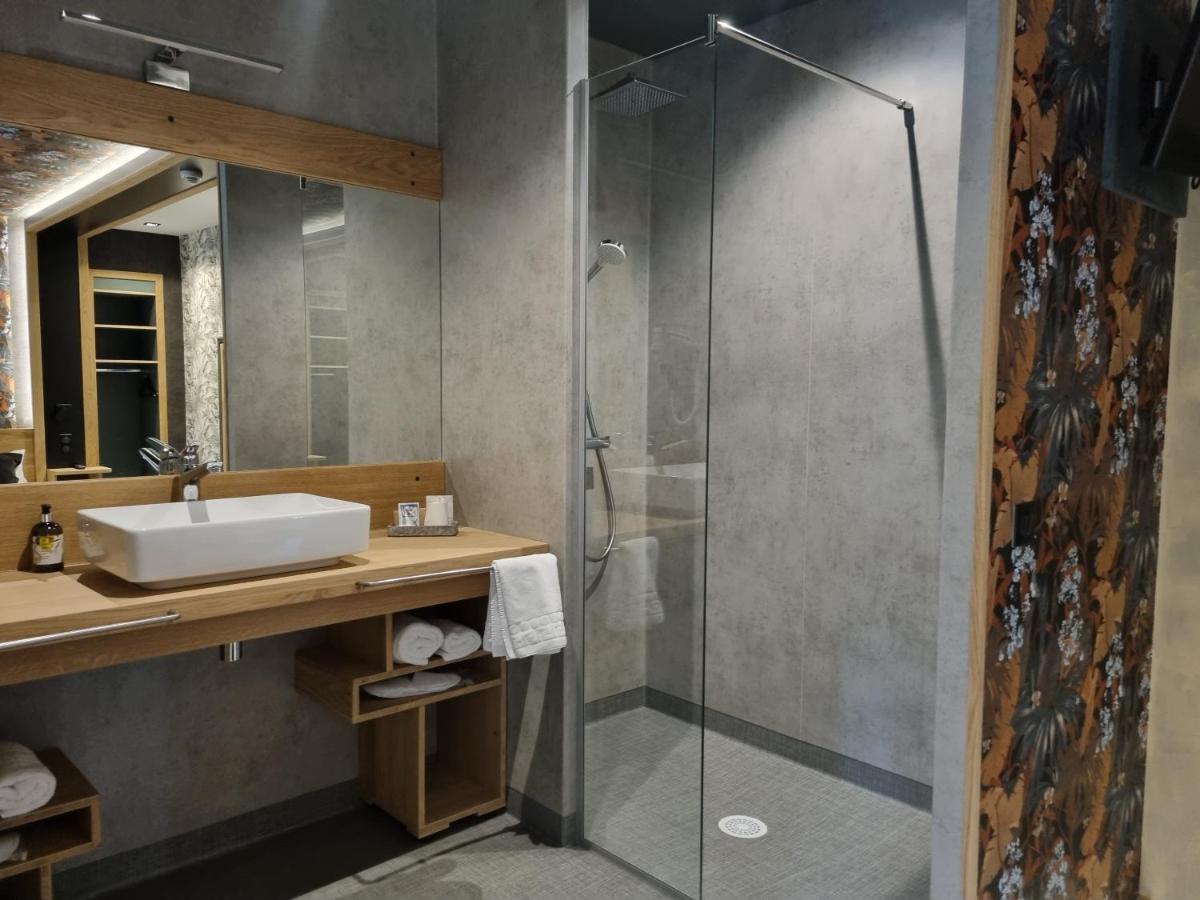 Logis Hotel Restaurant La Brasserie Treignac Екстериор снимка