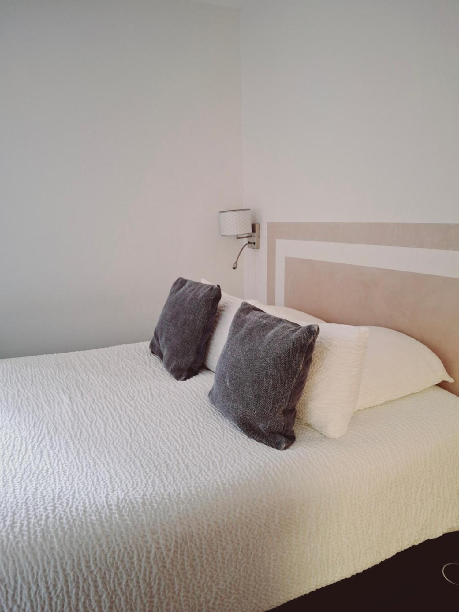 Logis Hotel Restaurant La Brasserie Treignac Екстериор снимка