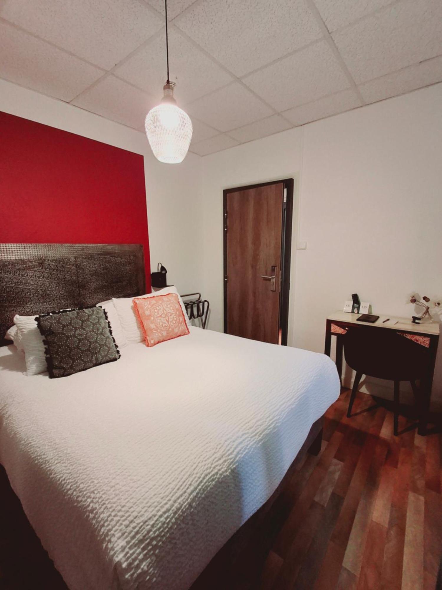 Logis Hotel Restaurant La Brasserie Treignac Екстериор снимка