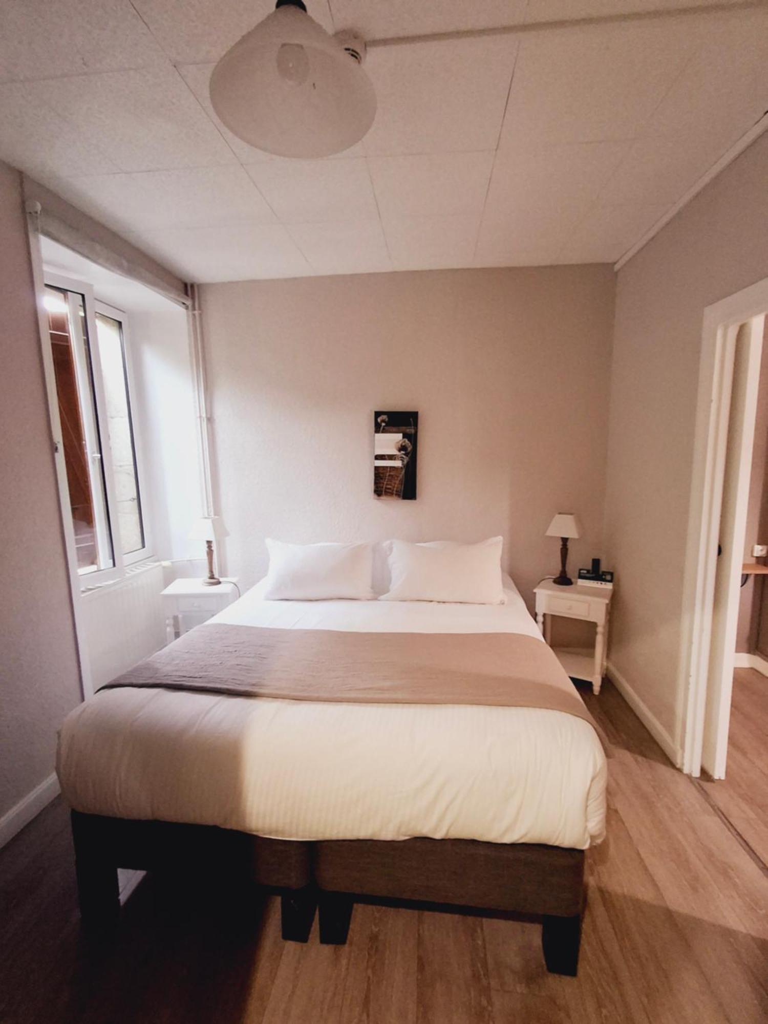 Logis Hotel Restaurant La Brasserie Treignac Екстериор снимка