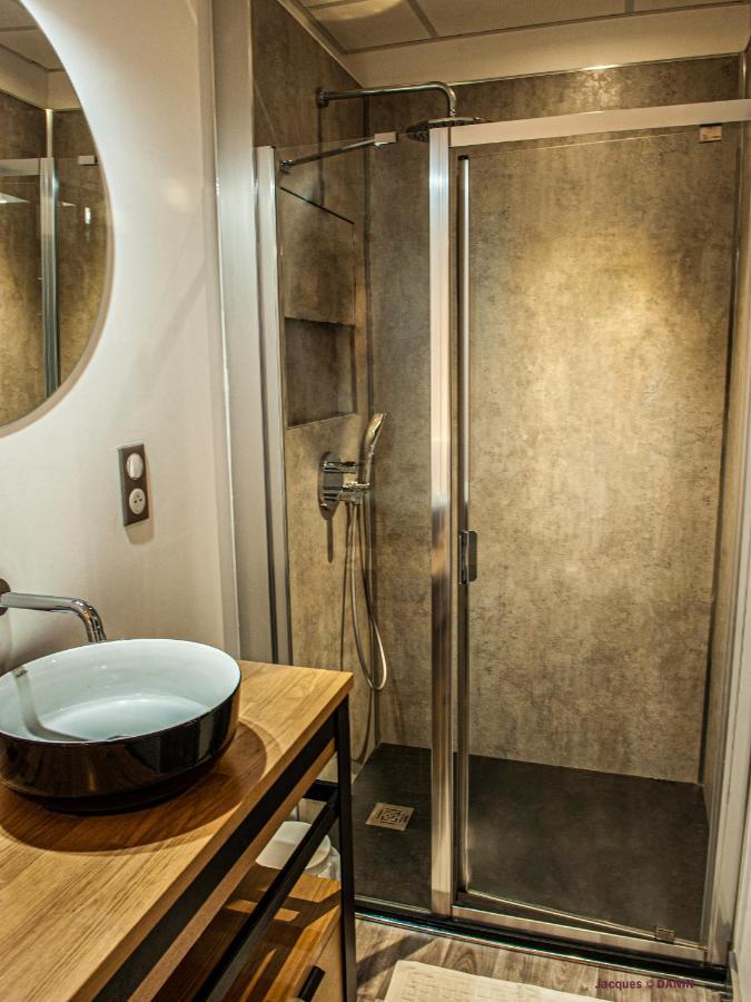 Logis Hotel Restaurant La Brasserie Treignac Екстериор снимка